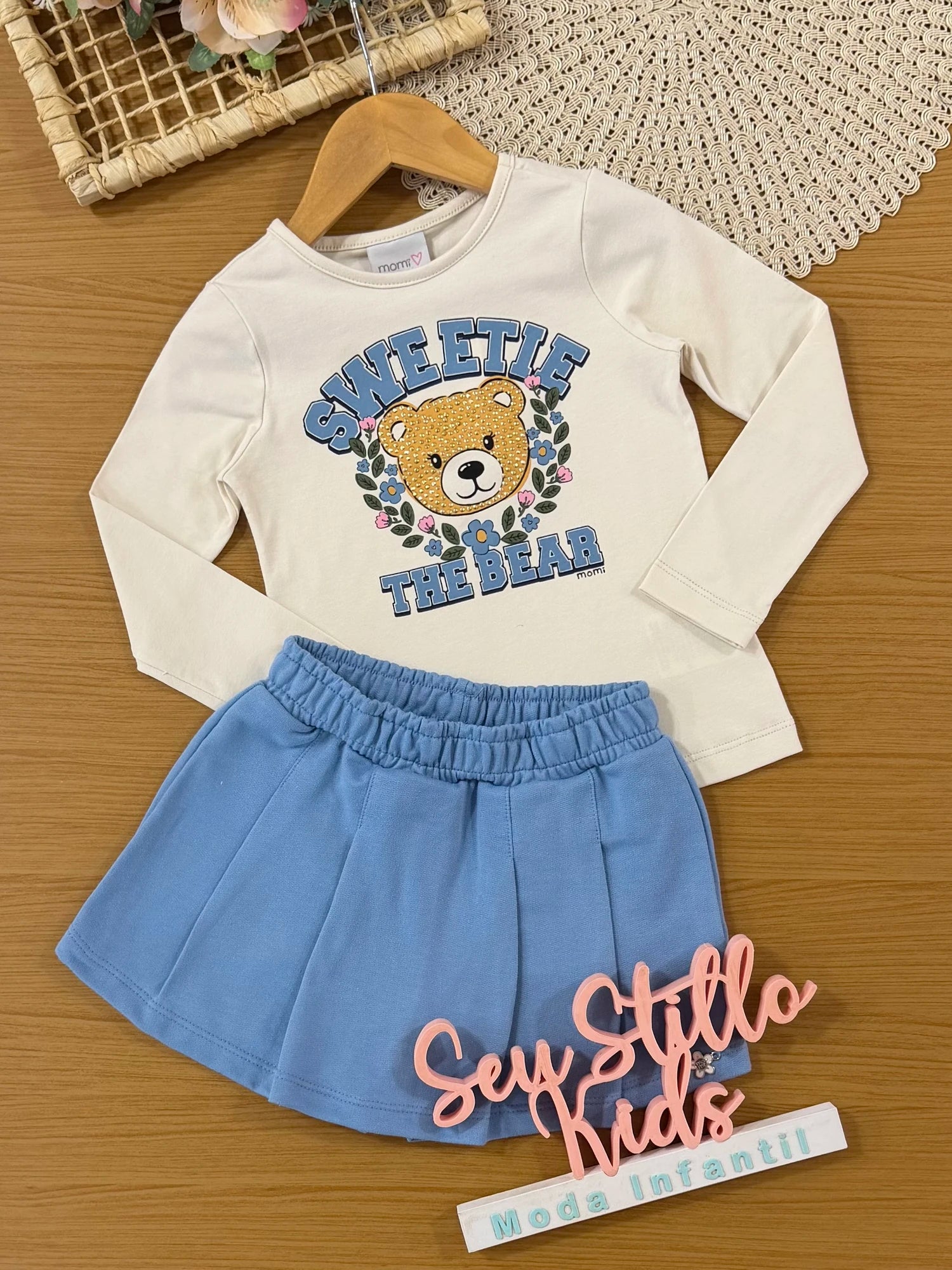 Conjunto Infantil Momi Inverno com Shorts Saia Azul e Blusa Manga Longa Ursinha Sweetie