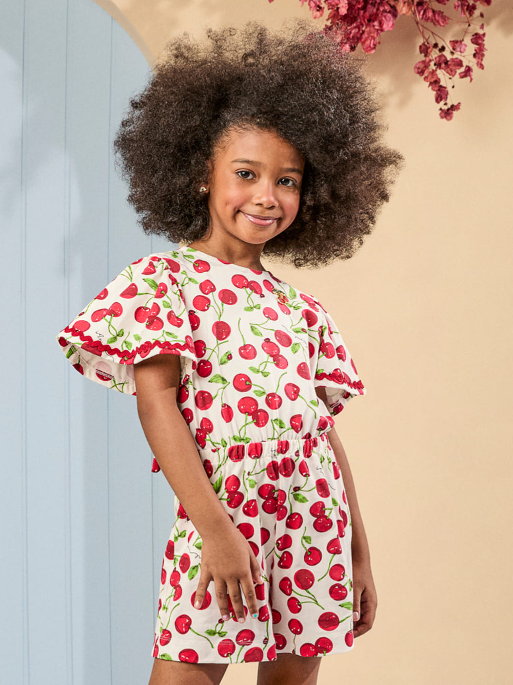 Macaquinho Infantil Animê Verão Off White Cereja