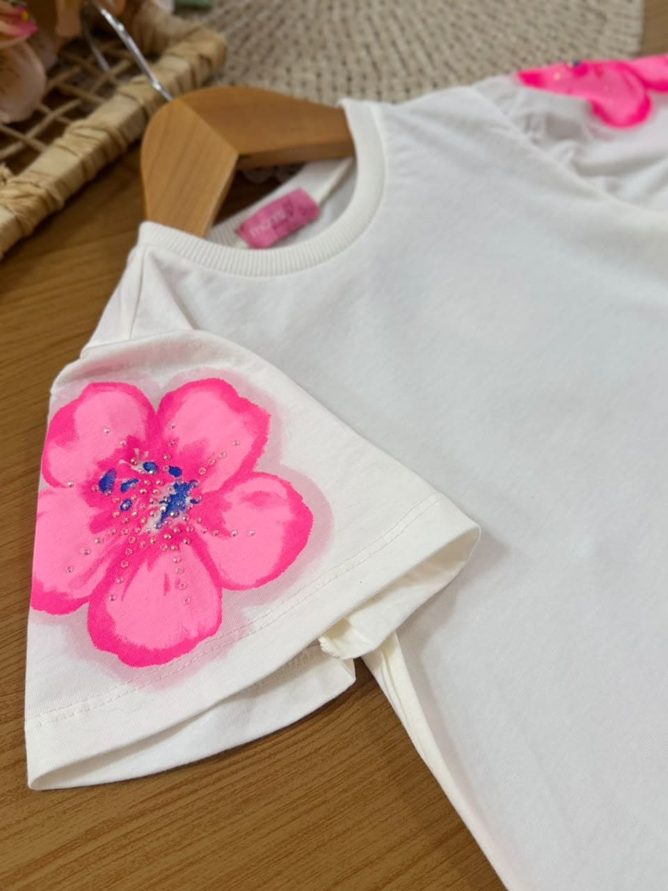 Conjunto Infantil Menina Momi Com Saia Floral e Blusa Branca