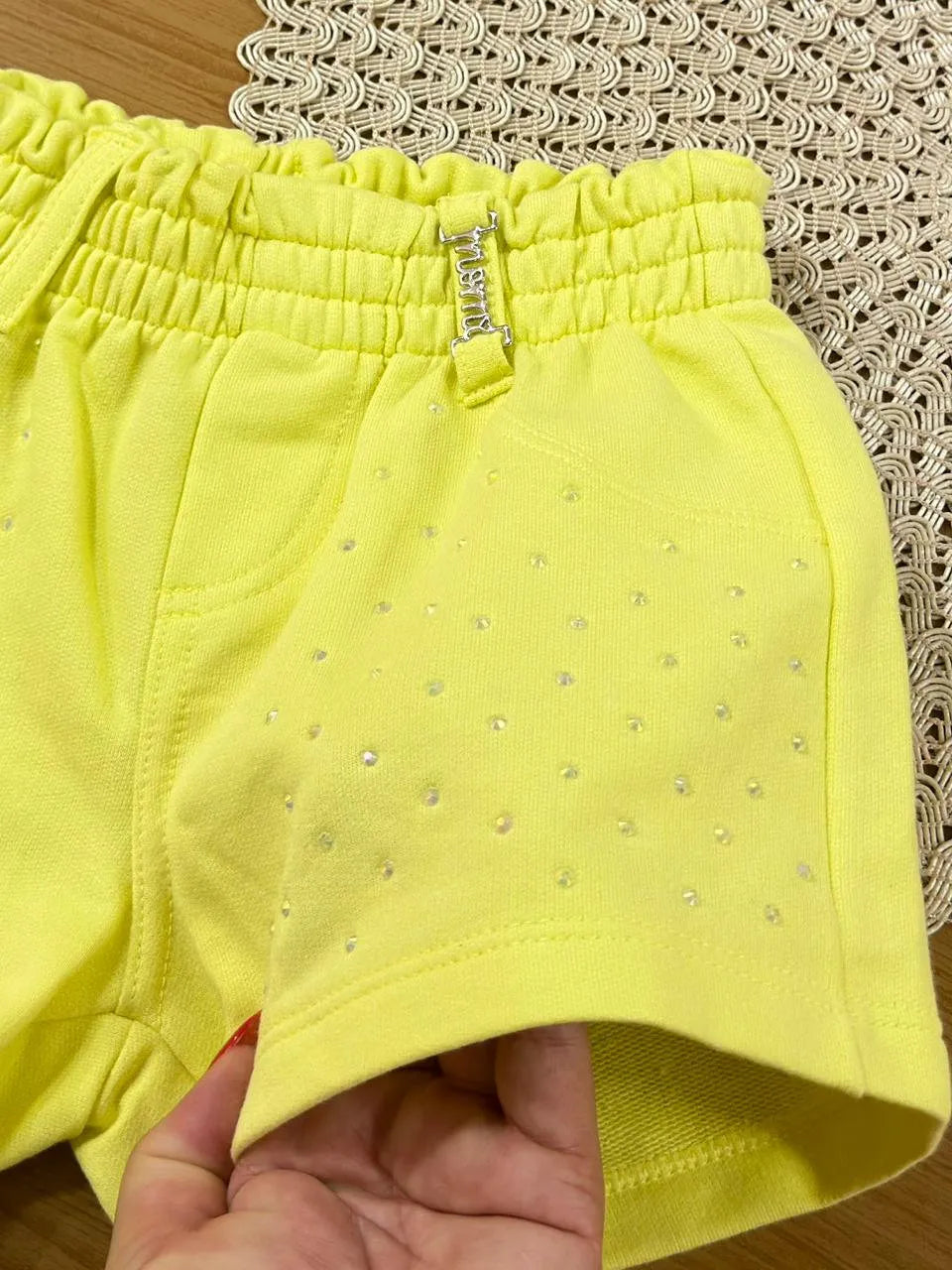 Shorts Infantil Menina Momi Amarelo com Strass