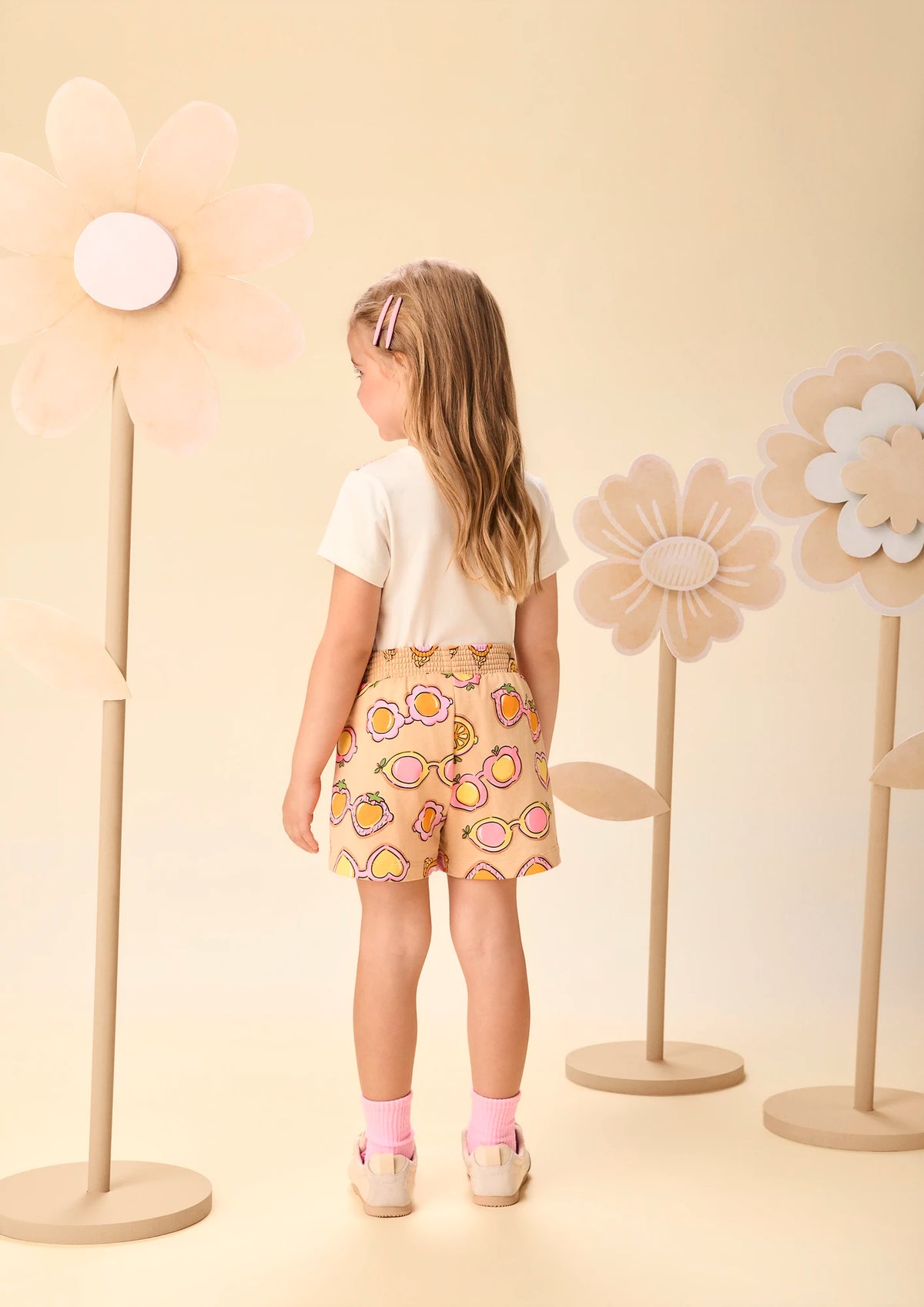 Conjunto Infantil Menina Momi com Shorts Saia Bege e Blusa Óculos