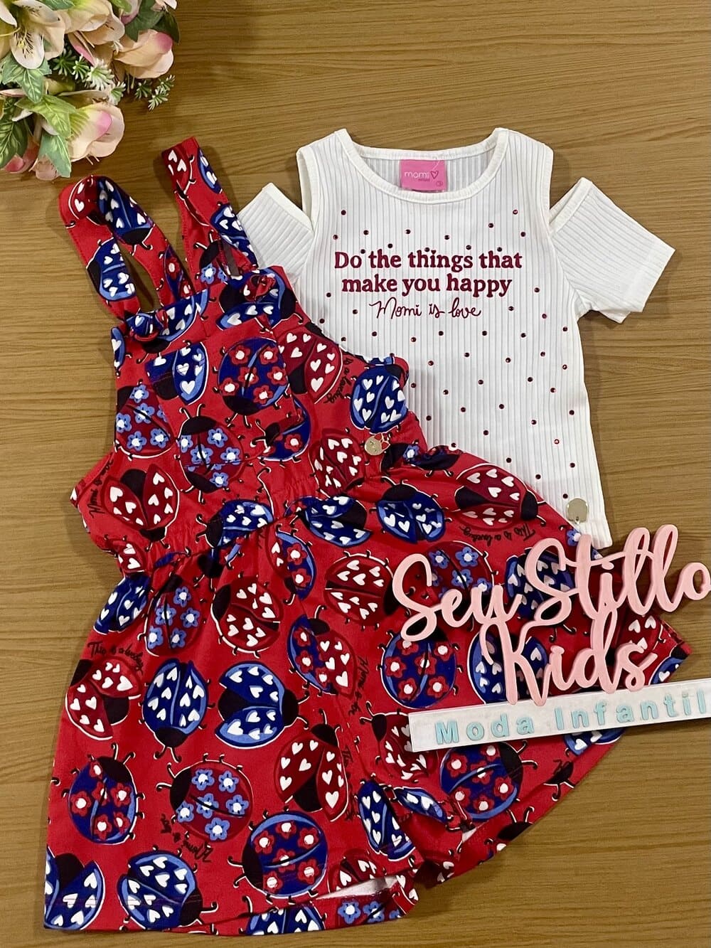 Jardineira Infantil Momi Verão Joaninha Com Blusa Canelada