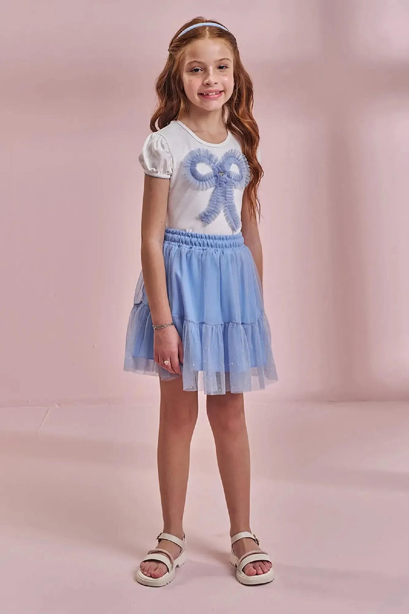 Conjunto Infantil Menina Kukiê com Saia em Tule e Blusa Branca Lacinho Azul