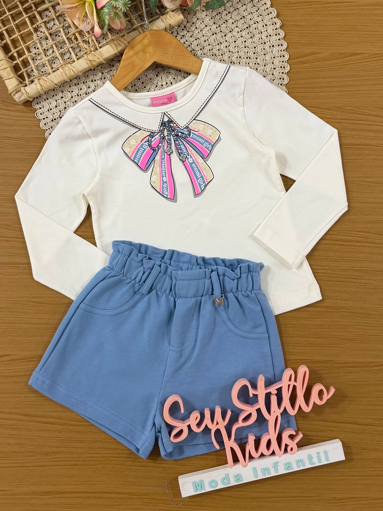 Conjunto Infantil Momi Inverno com Shorts Azul e Blusa Manga Longa Lacinho Colorido