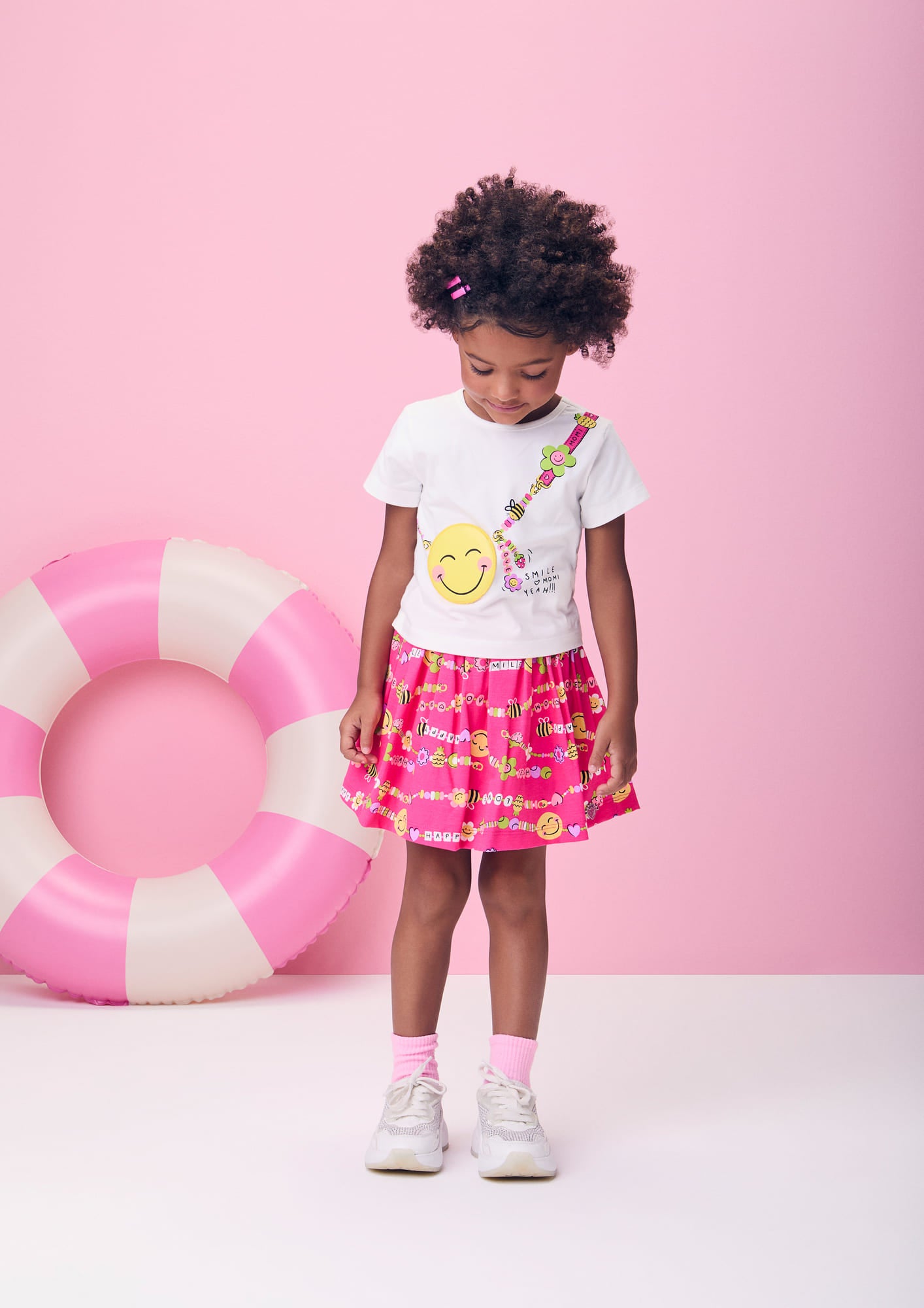 Conjunto Infantil Momi Verão com Saia Rosa e Blusa Branca Bolsinha Smile 3D