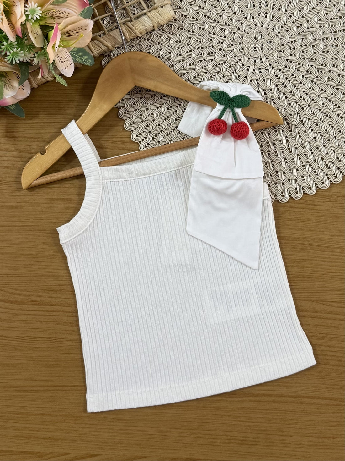 Conjunto Infantil Momi Verão com Saia Listrada e Regata Canelada Branca Cerejinha