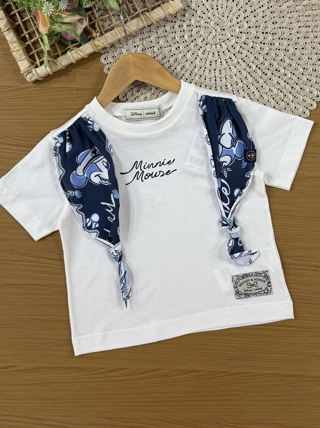 Conjunto Infantil Animê Verão Saia Azul Marinho e Blusa Branca com Laço Minnie Disney