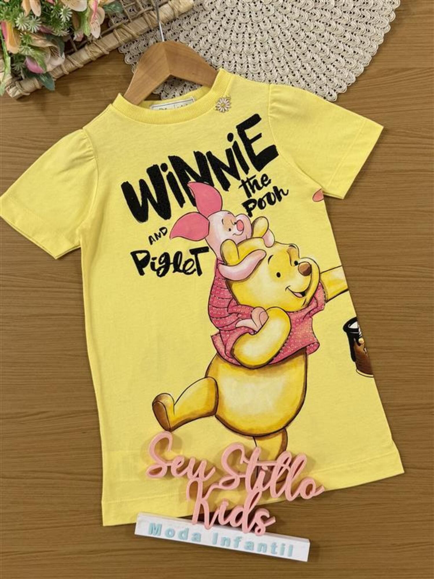 Vestido Infantil Animê Verão Amarelo Pooh e Leitão Disney