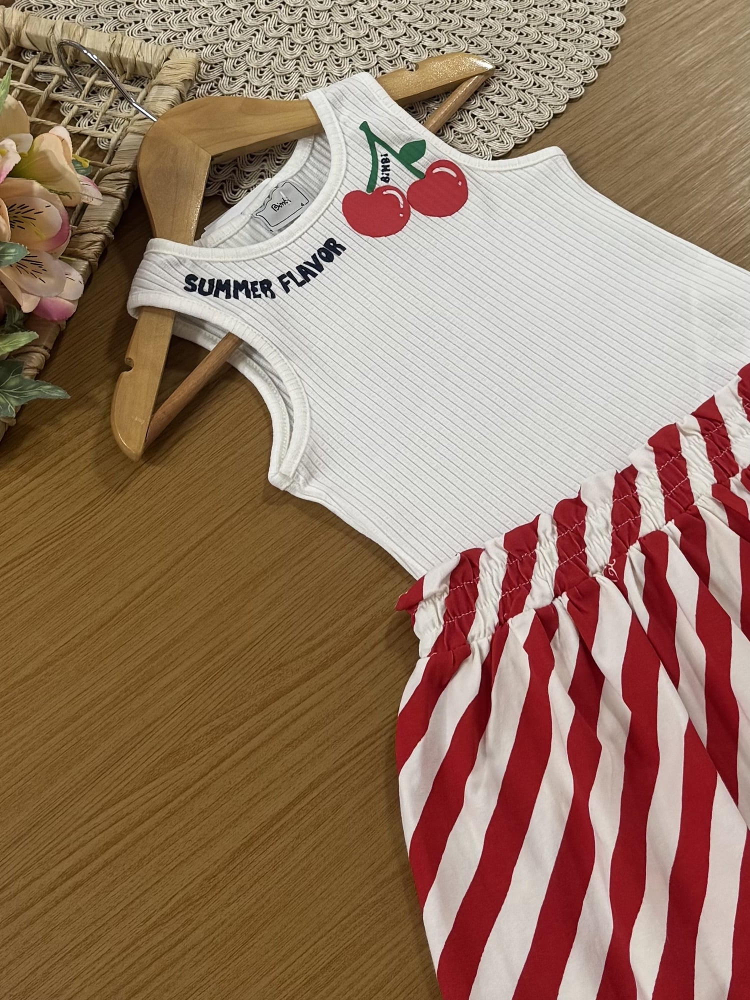 Conjunto Infantil Bimbi Verão com Saia Listrada e Regata Branca Cerejinha