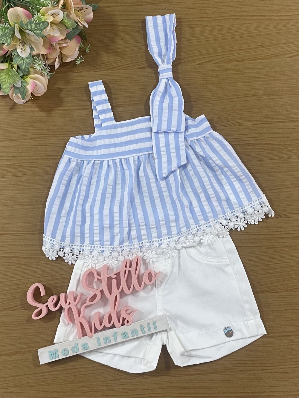 Conjunto Infantil Momi Verão Com Shorts e Blusa Azul Listrado Com Laço