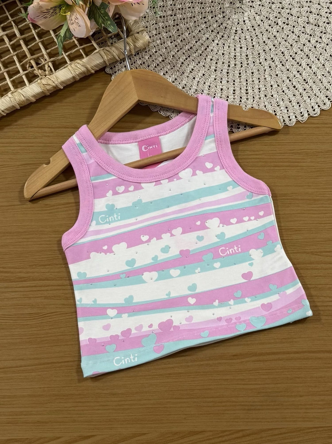 Conjunto Infantil Cinti Verão com Shorts Rosa e Blusa Listrada Corações