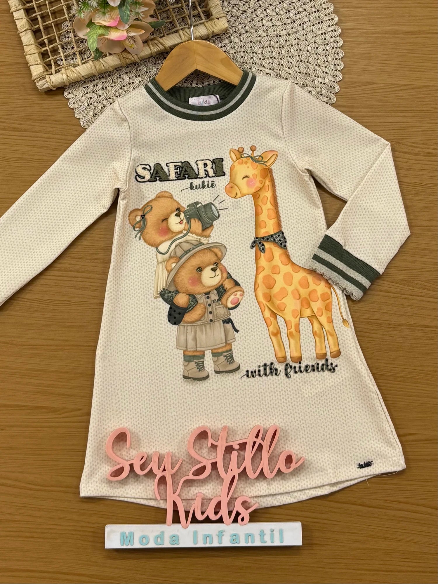 Vestido Infantil Kukiê Inverno Bege Claro Bichinhos Safari
