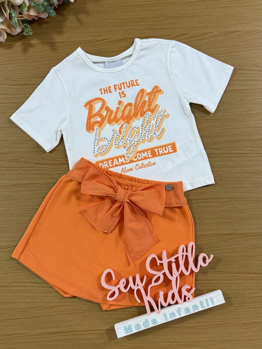 Conjunto Infantil Momi Verão Shorts Saia Laranja e Blusa com Strass