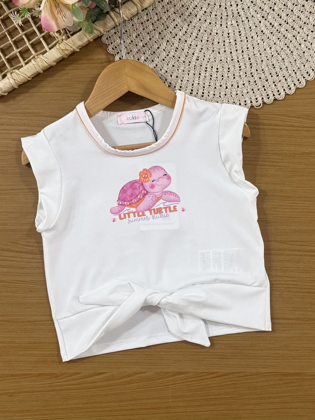 Conjunto Infantil Kukiê Verão com Shorts Laranja e Blusa Branca Tartaruga