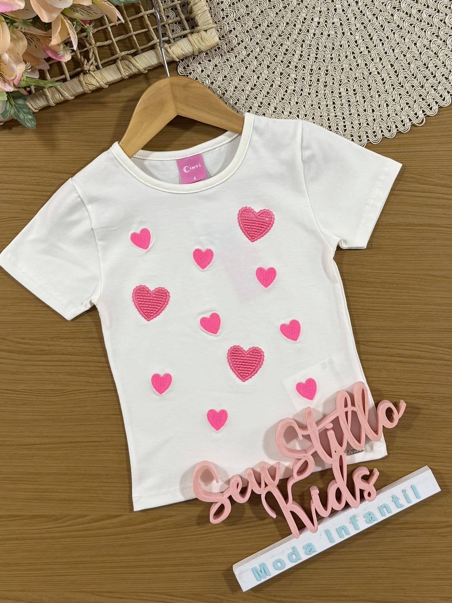 Blusa Infantil Cinti Verão Branca com Corações Rosa
