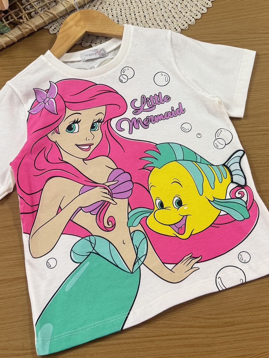 Conjunto Infantil Momi Verão com Shorts Ciclista Lilás e Blusa Branca Ariel Disney