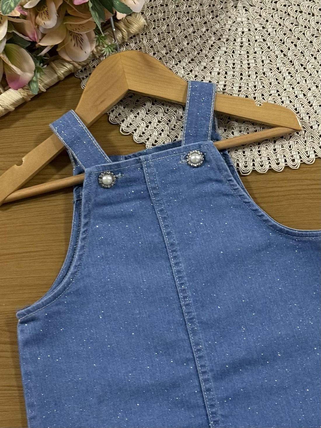 Salopete Infantil Animê Jeans com Brilho