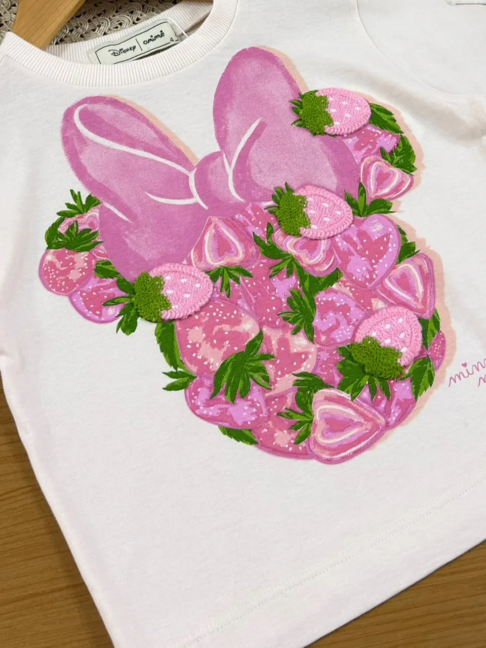 Blusa Infantil Menina Animê Off White Minnie Morangos Disney