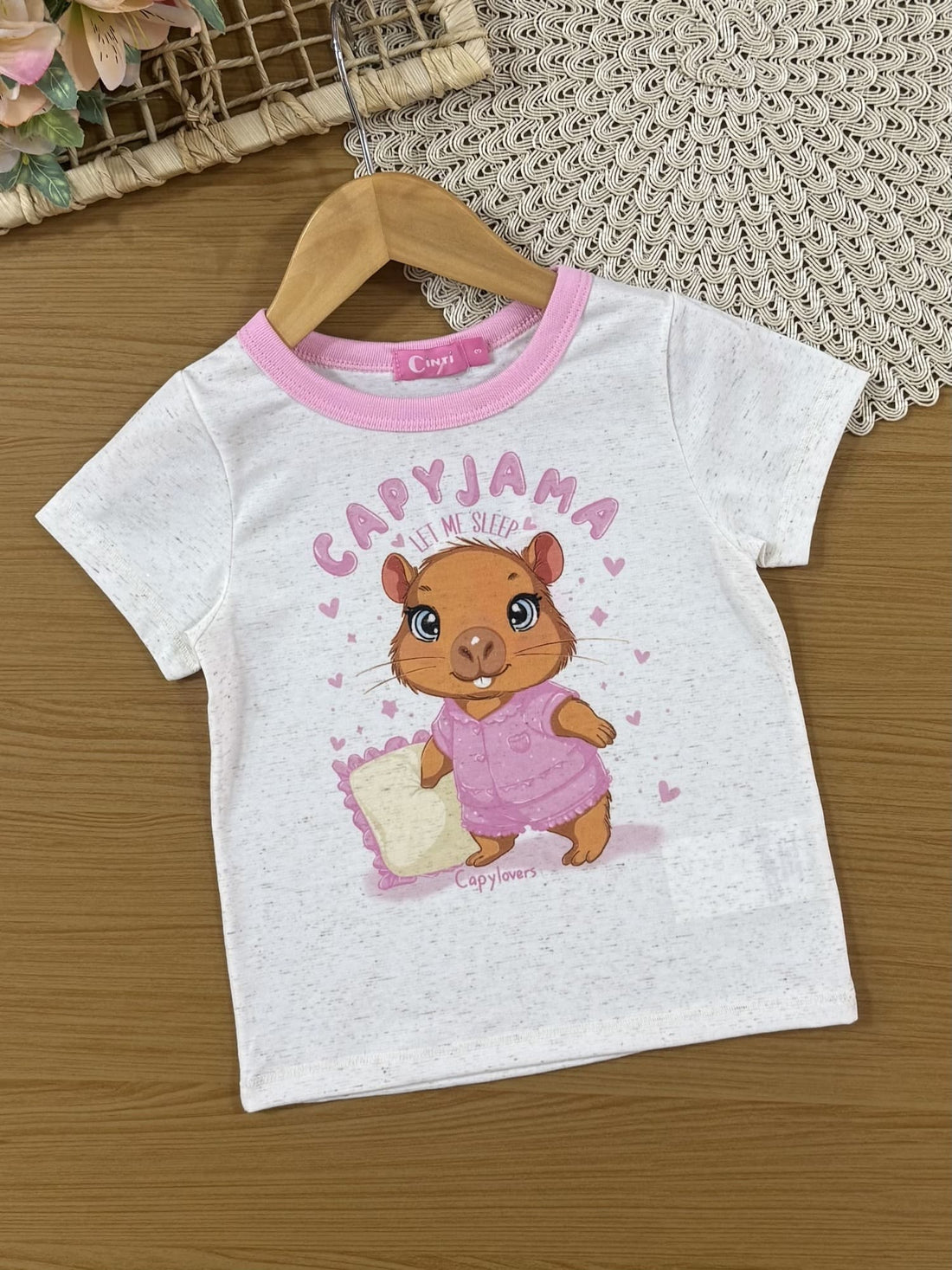 Pijama Infantil Cinti Verão com Shorts e Blusa Off White Capivarinha