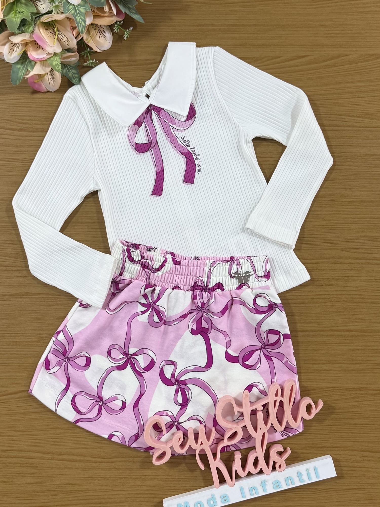 Conjunto Infantil Momi Inverno com Short Saia Rosa e Blusa Branca Lacinho