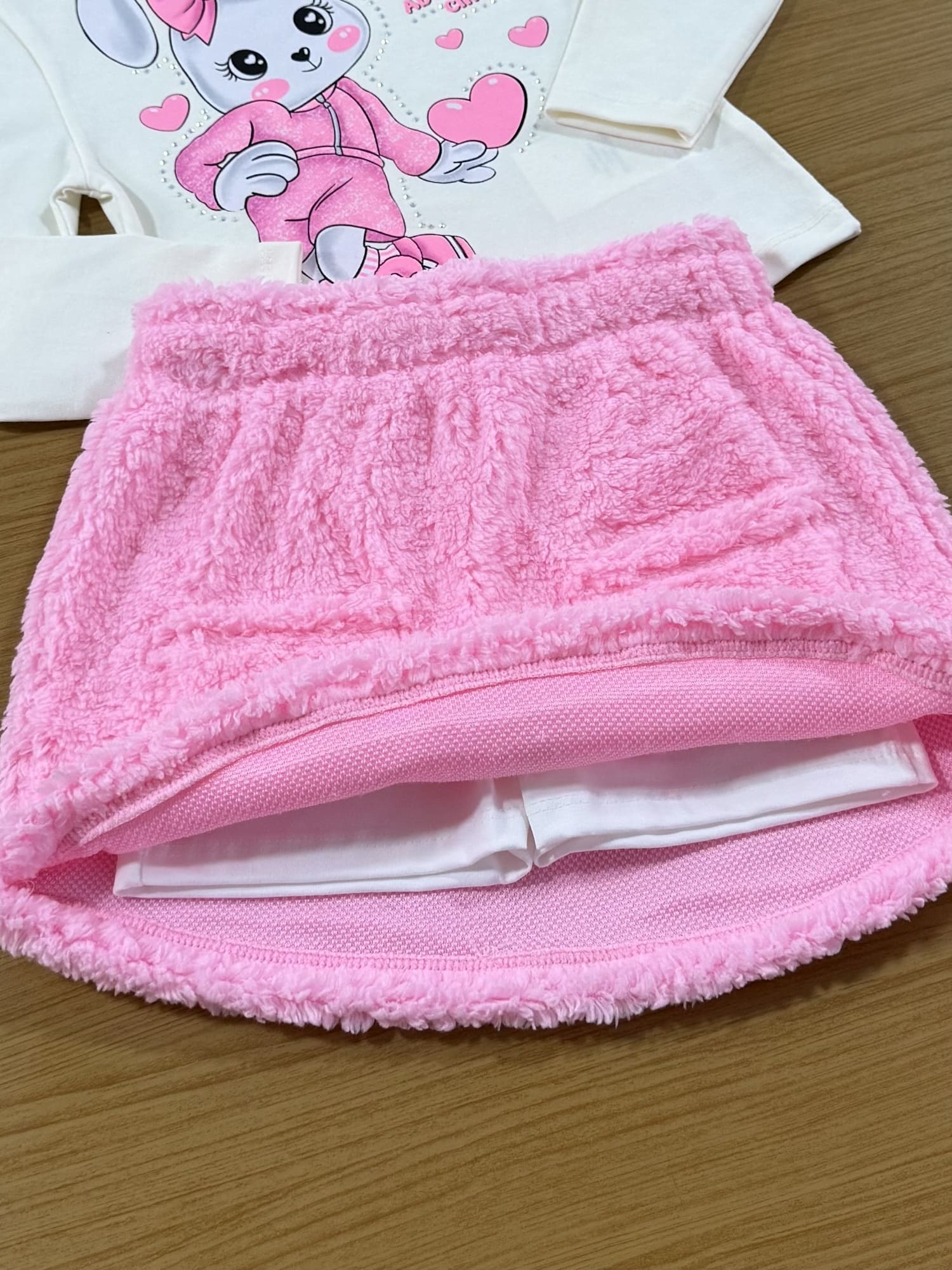Conjunto Infantil Cinti Inverno Shorts Saia e Blusa Manga Longa Branca Coelhinha