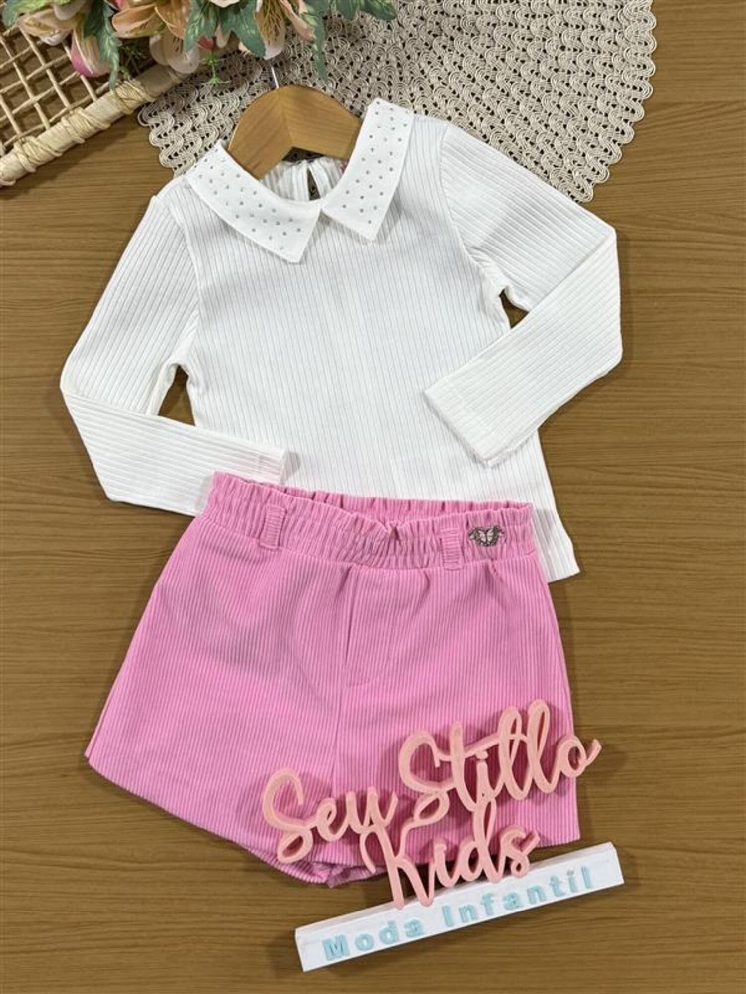 Conjunto Infantil Momi Inverno com Shorts Saia Rosa e Blusa Branca com Strass