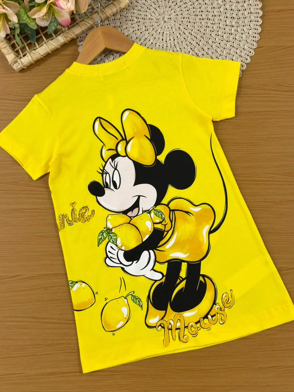 Vestido Infantil Animê Amarelo Mickey e Minnie Limãozinho Strass Disney