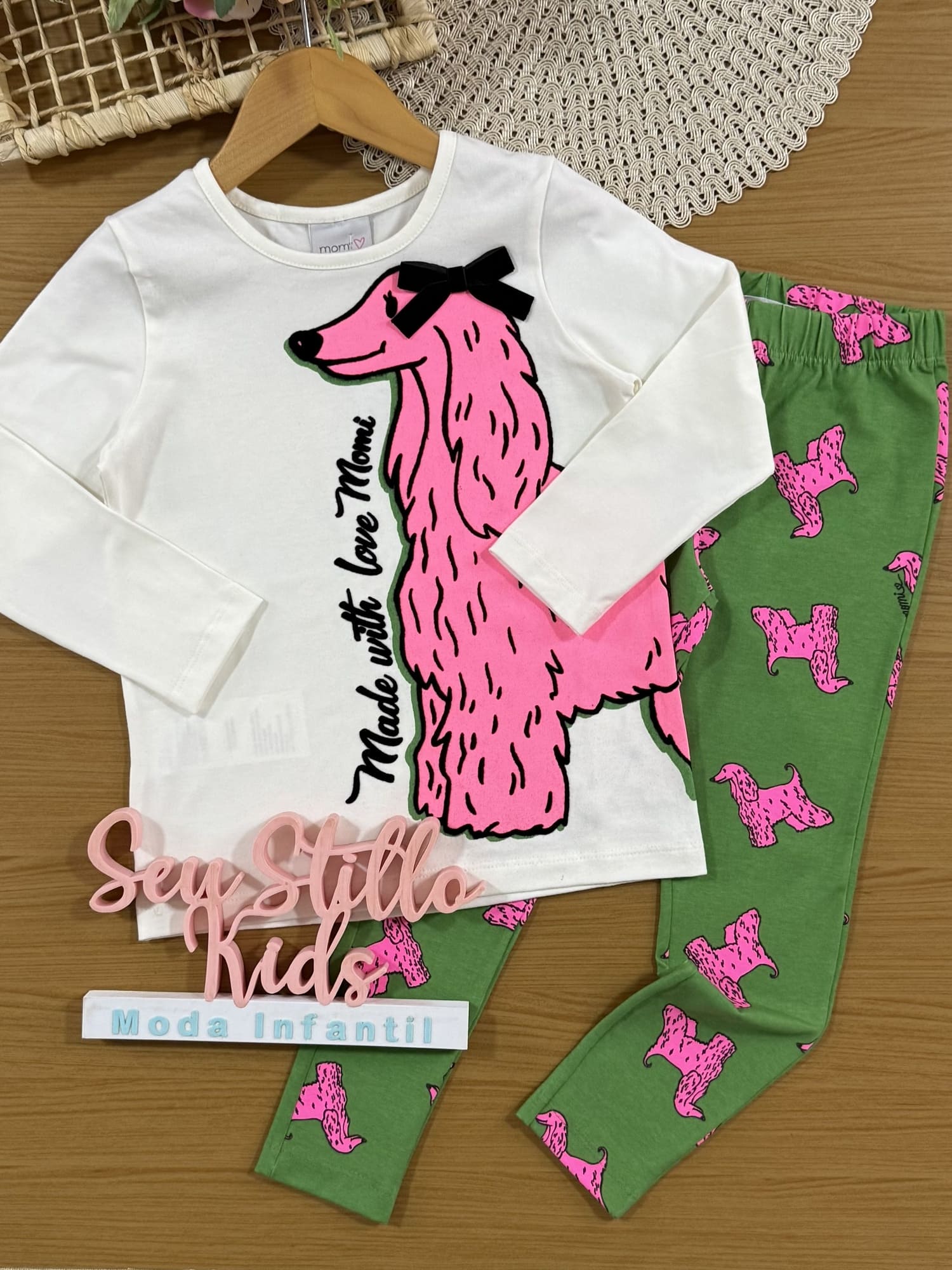 Conjunto Infantil Momi Inverno com Calça Verde e Blusa Manga Longa Branca Cachorrinha