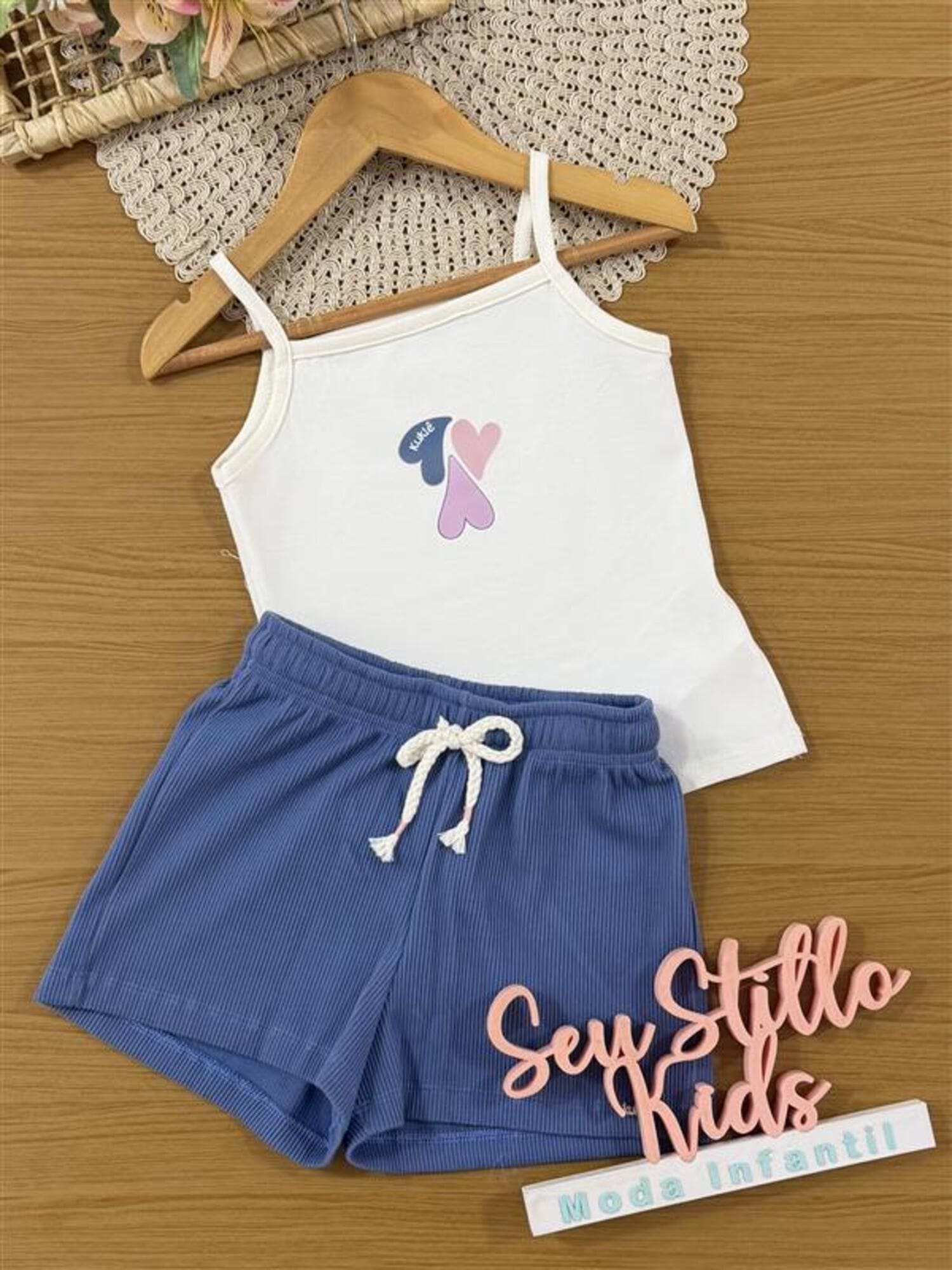 Conjunto Infantil Kukiê Inverno com Shorts Azul, Blusa e Kimono Corações