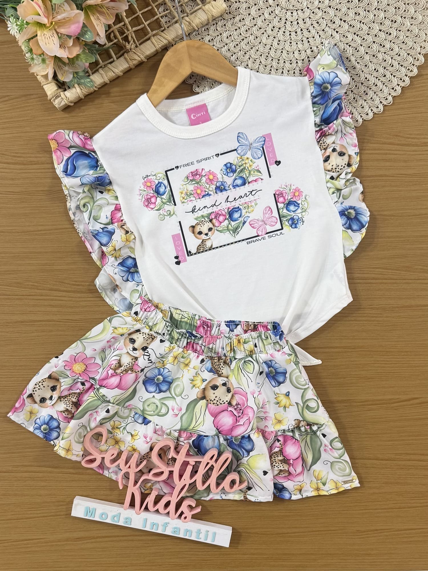 Conjunto Infantil Cinti Verão com Saia e Blusa Branca Oncinha Floral