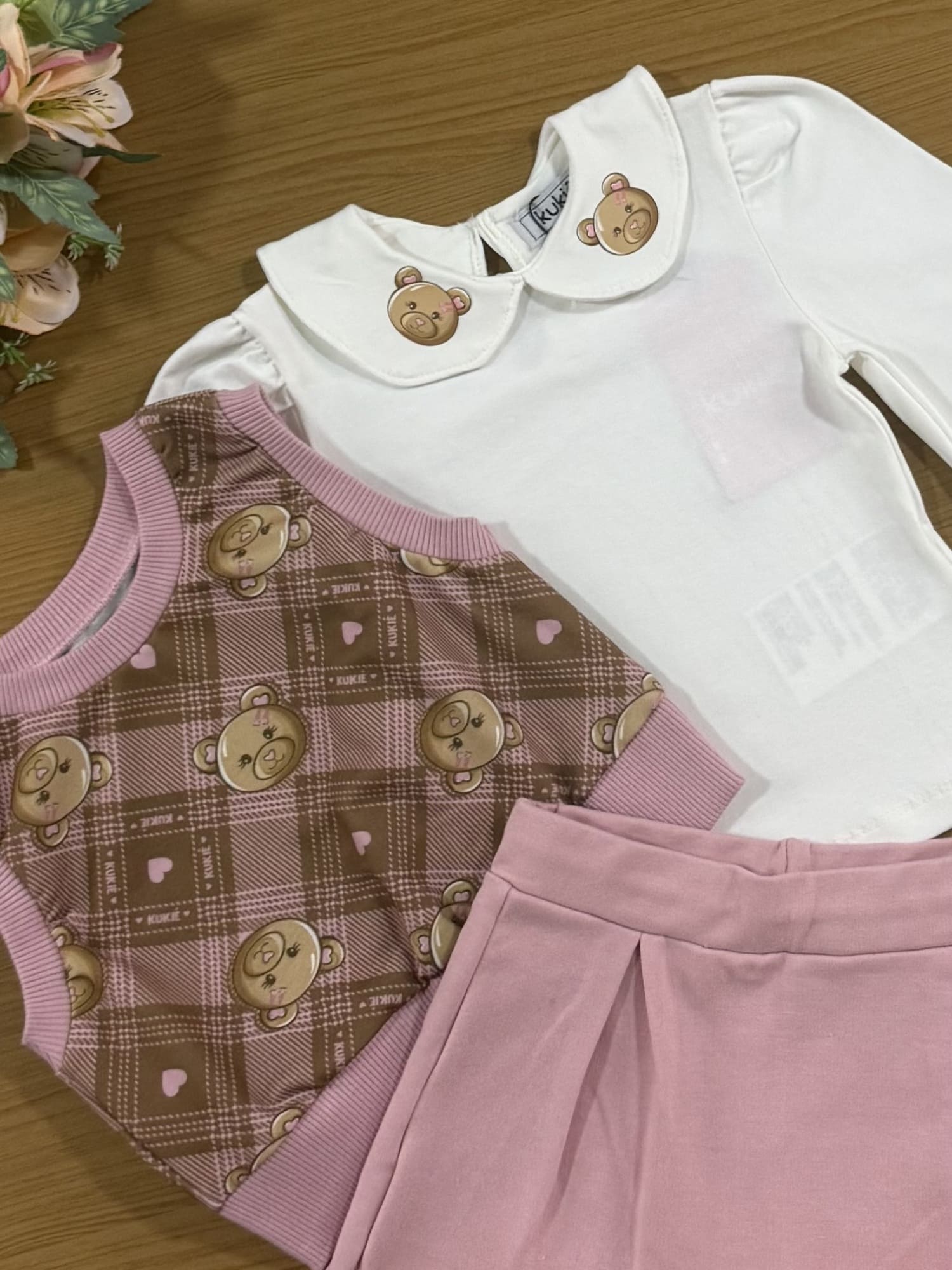 Conjunto Infantil Kukiê Inverno com Shorts Saia Rosa e Blusa com Colete Ursinhos