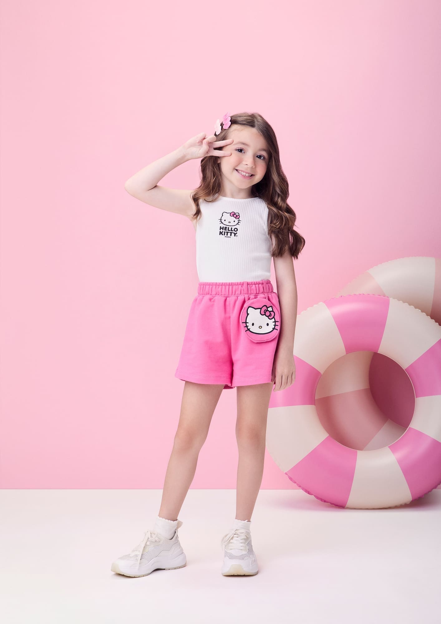 Conjunto Infantil Momi Verão Shorts com Bolsinha Rosa e Regata Branca Hello Kitty
