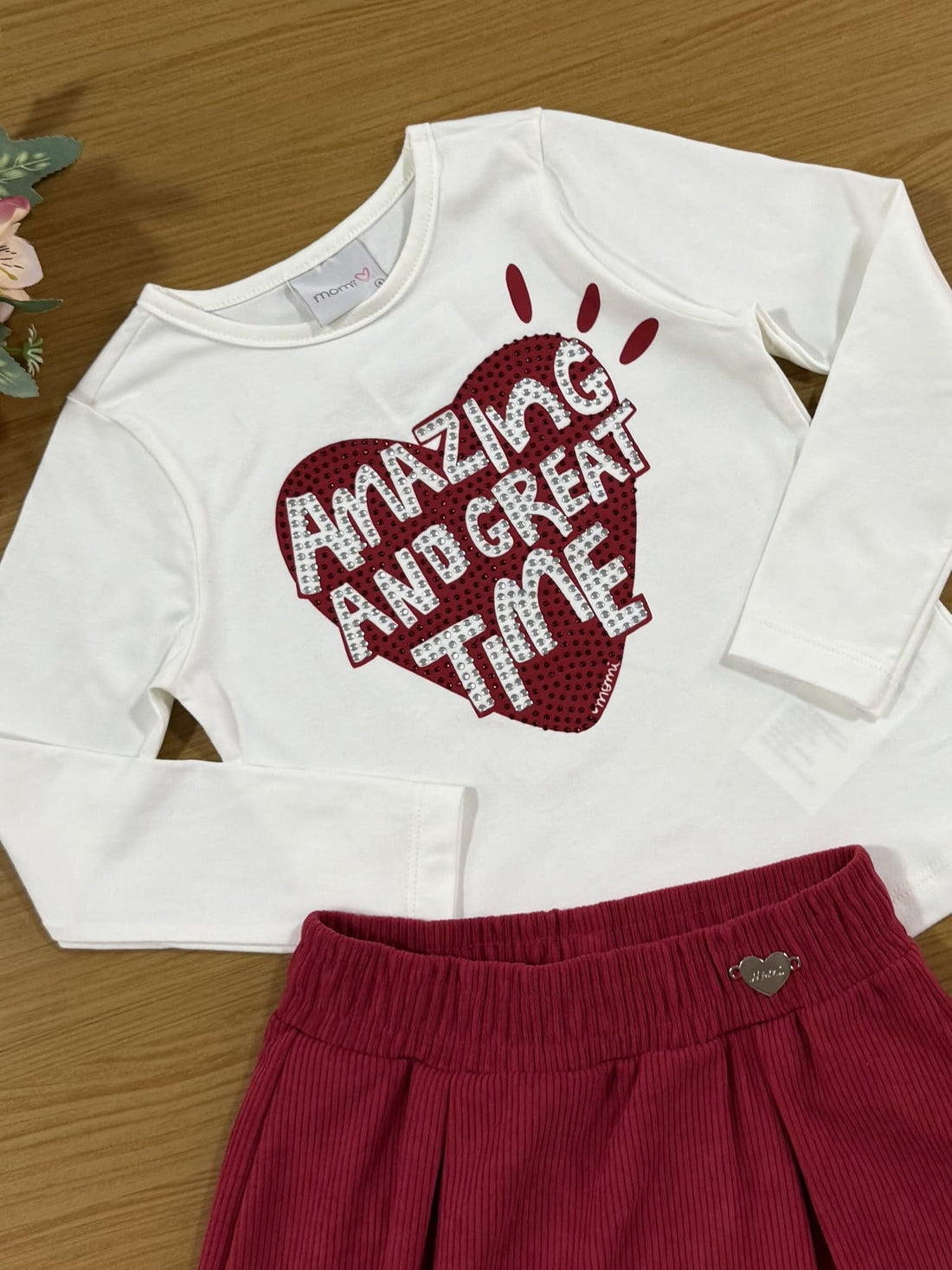 Conjunto Infantil Momi Inverno Shorts Vermelho e Blusa Manga Longa Amazing