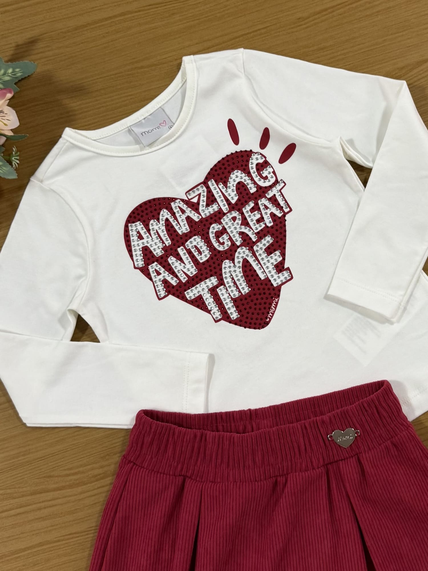 Conjunto Infantil Momi Inverno Shorts Vermelho e Blusa Manga Longa Amazing