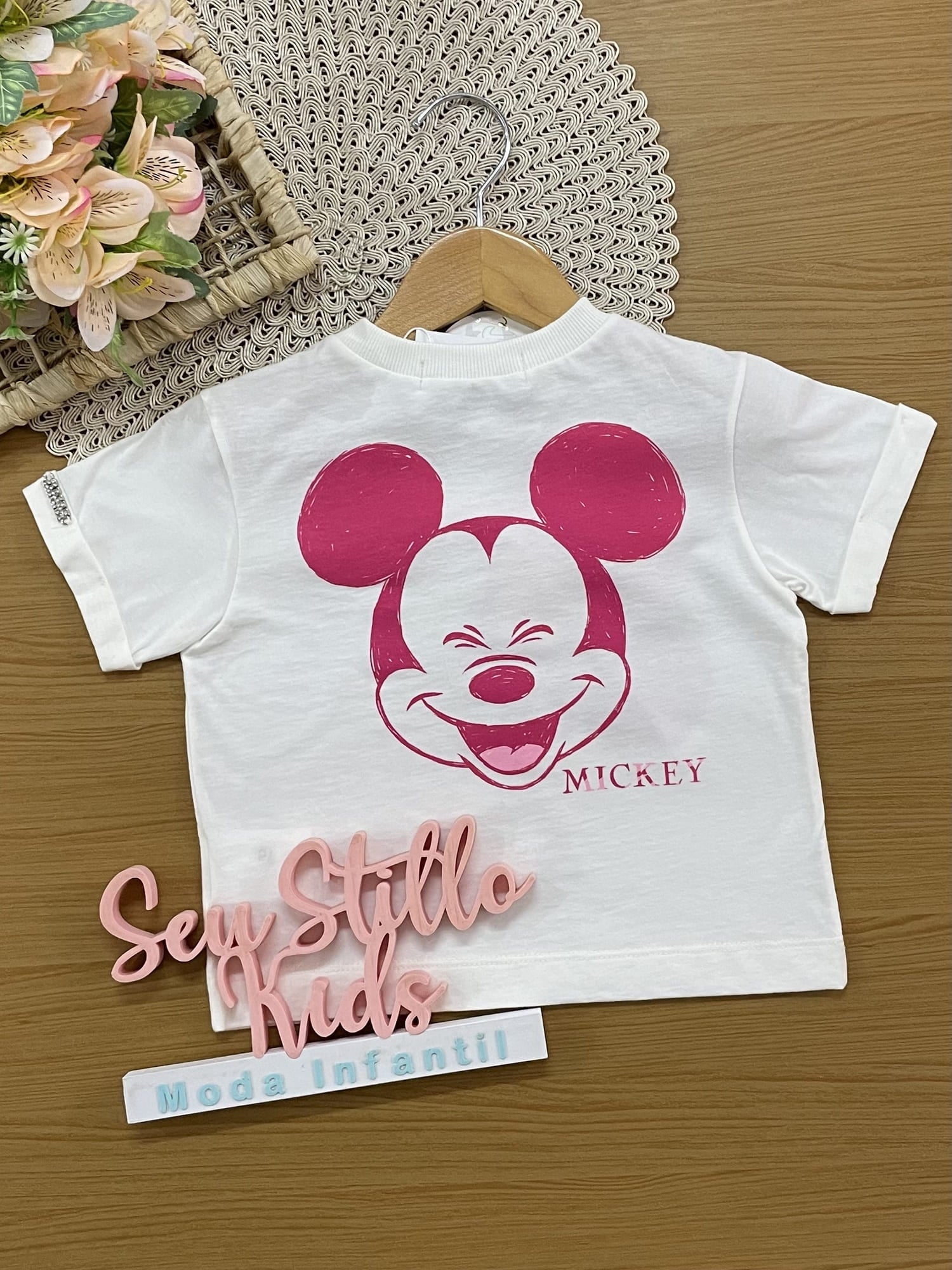 Blusa Infantil Animê Verão Branca com Laço