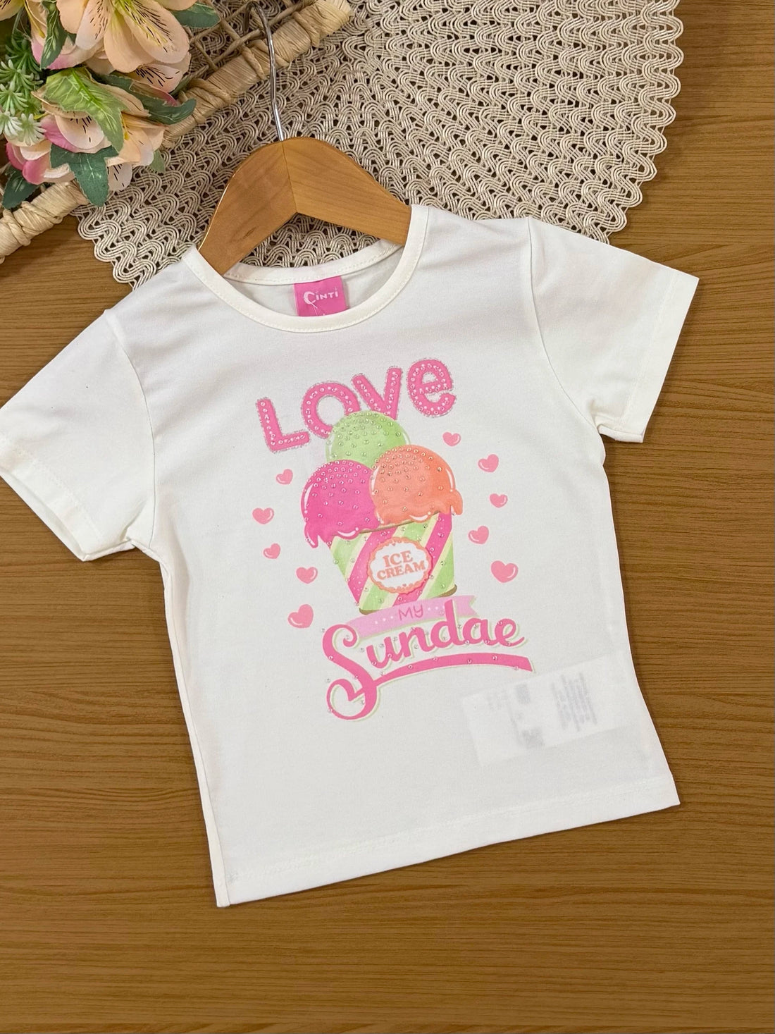 Conjunto Infantil Cinti Verão com Shorts Colorido e Blusa Sorvetinho Love