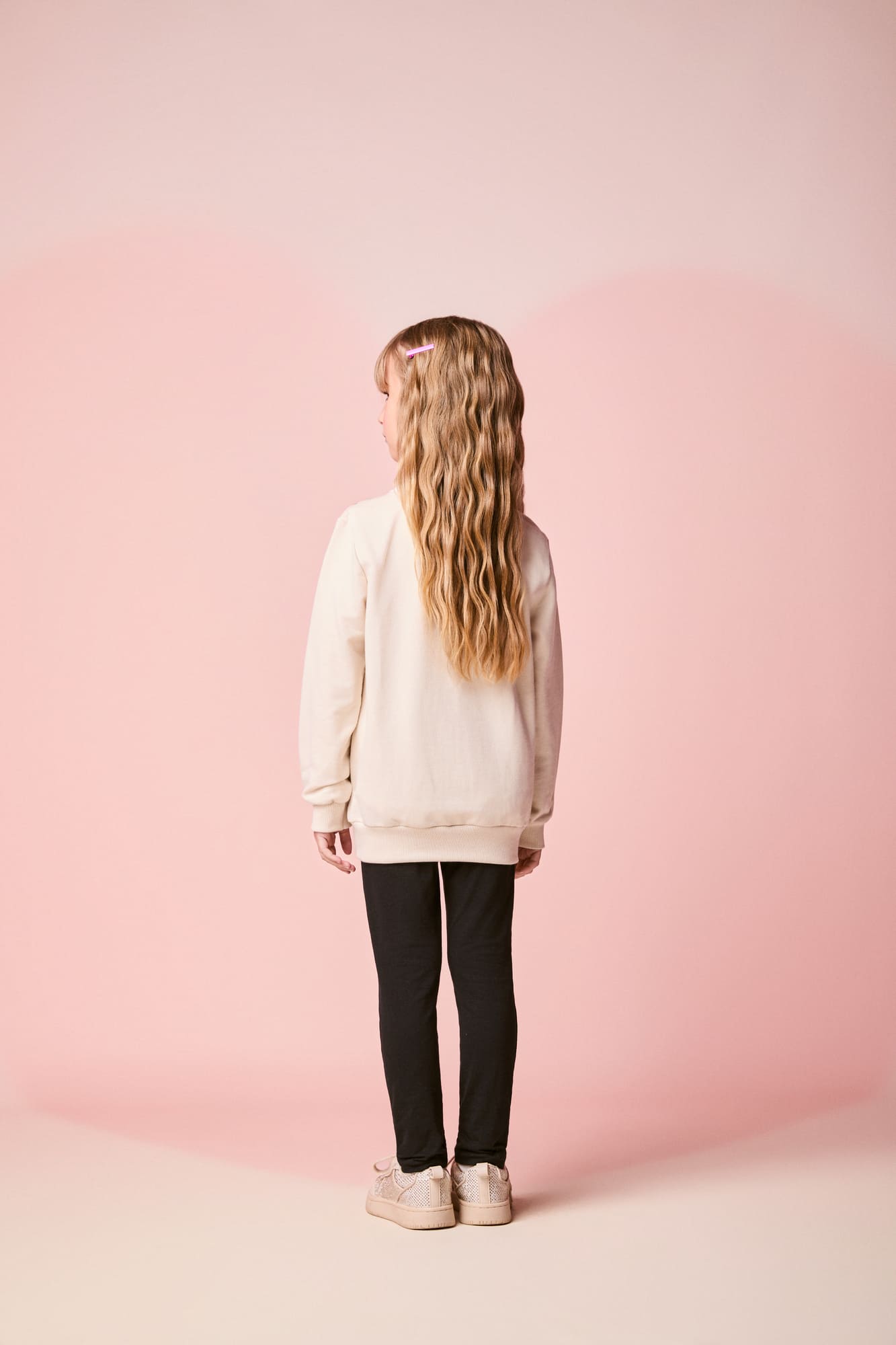 Conjunto Infantil Momi Inverno com Calça Leggin Preta e Moletom sem Flanela Hello Kity Besties
