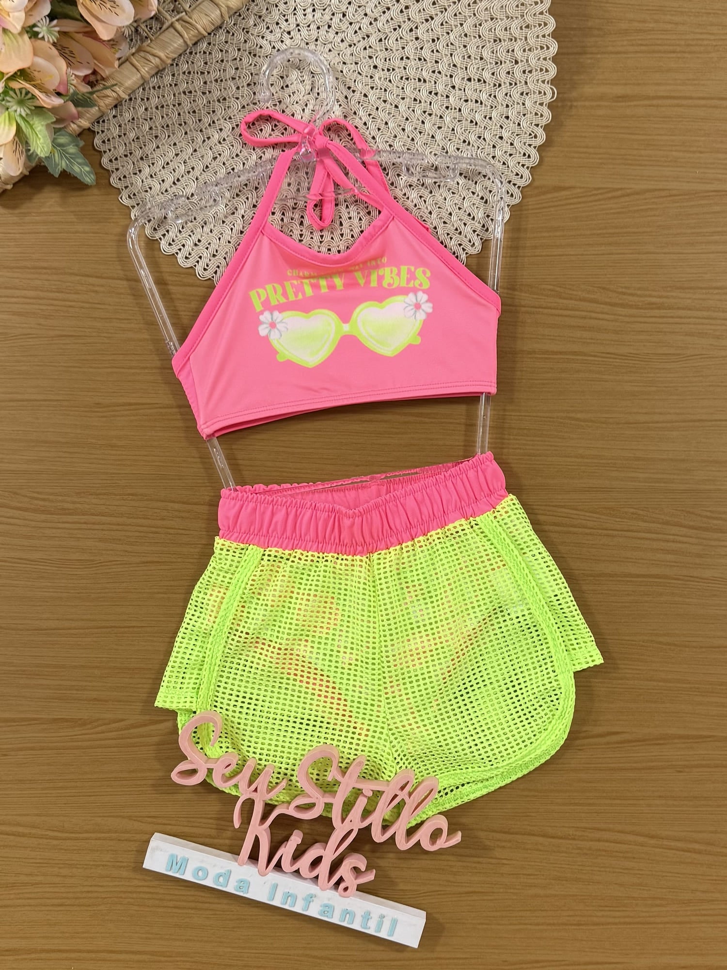 Biquíni Infantil Cinti Verão Rosa com Shorts Verde Neon Pretty Vibes