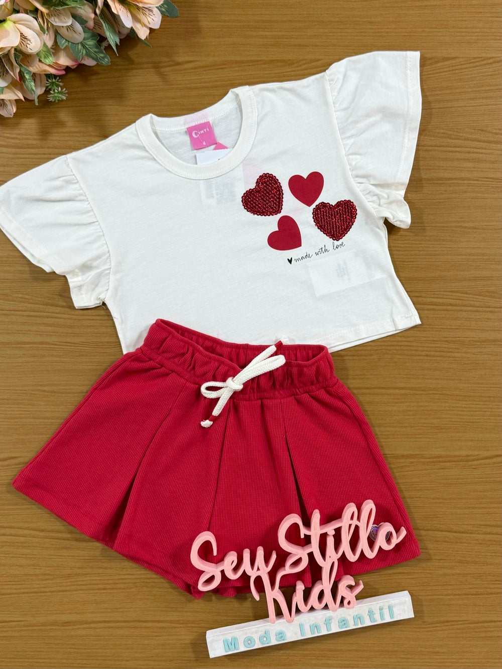 Conjunto Infantil Cinti Verão Shorts Vermelho e Blusa Corações