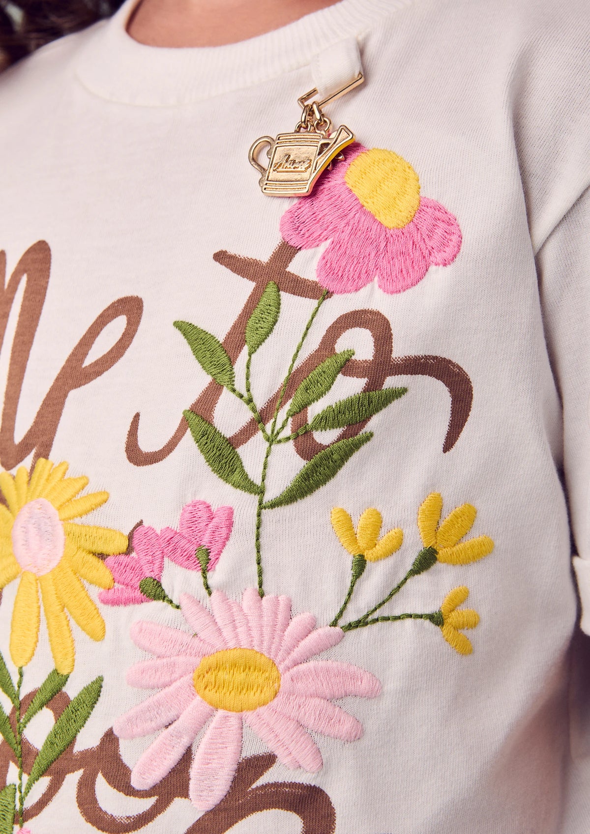Blusa Infantil Menina Animê Branca Flores Bordadas