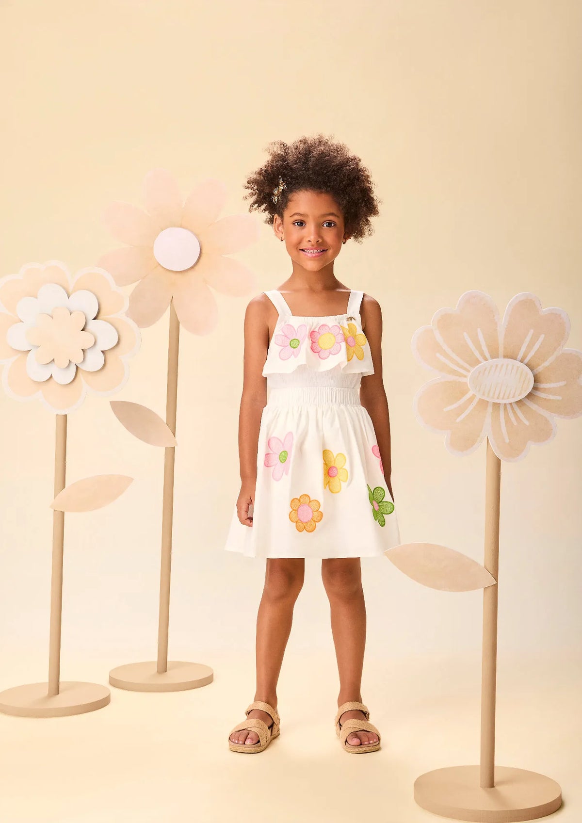 Conjunto Infantil Menina Momi com Saia e Blusa Branca Flores Bordadas