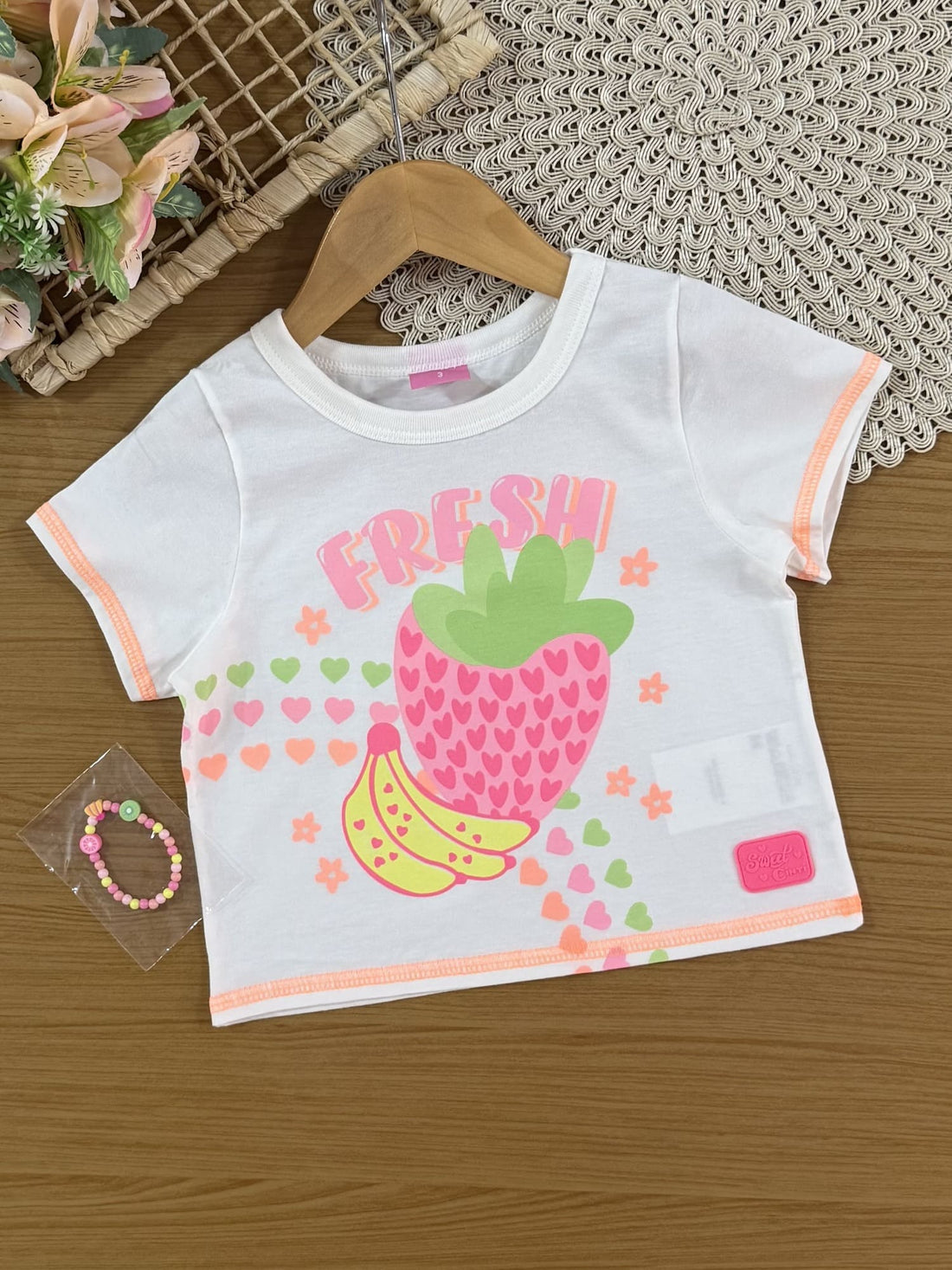 Conjunto Infantil Cinti Verão, Shorts Laranja e Blusa Branca Frutinhas com Pulseira