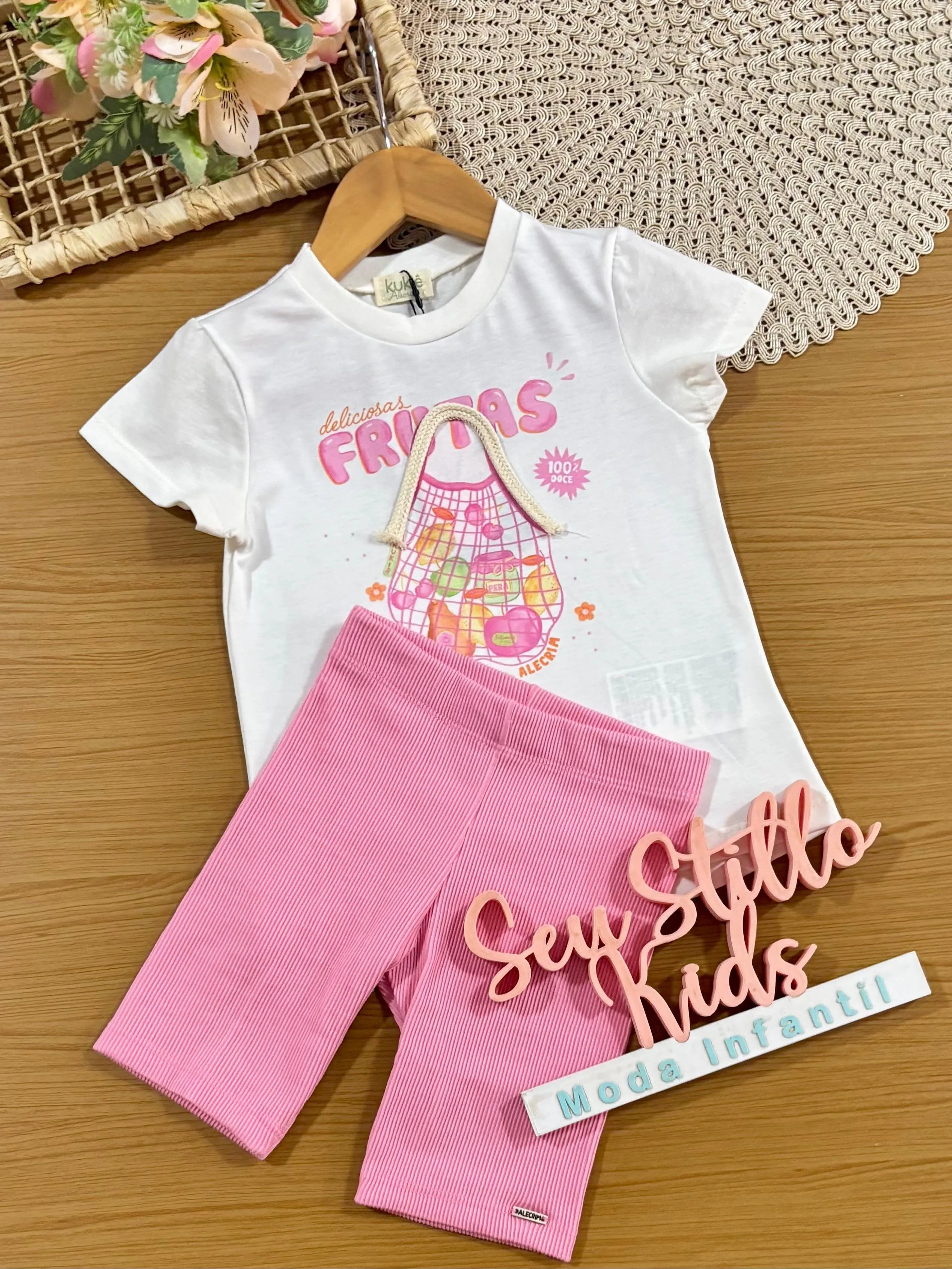 Conjunto Infantil Menina Kukiê com Shorts Ciclista Rosa e Blusa Frutinhas