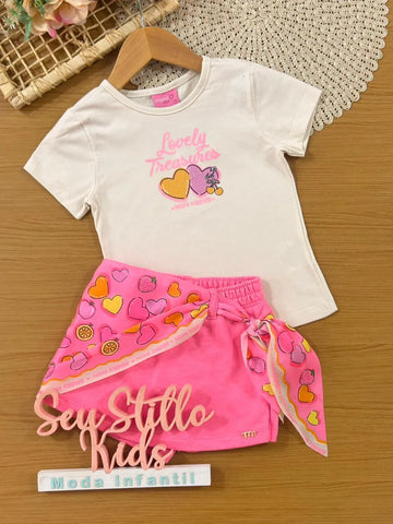Conjunto Infantil Menina Momi com Short-Saia Rosa e Blusa Bege Corações Strass