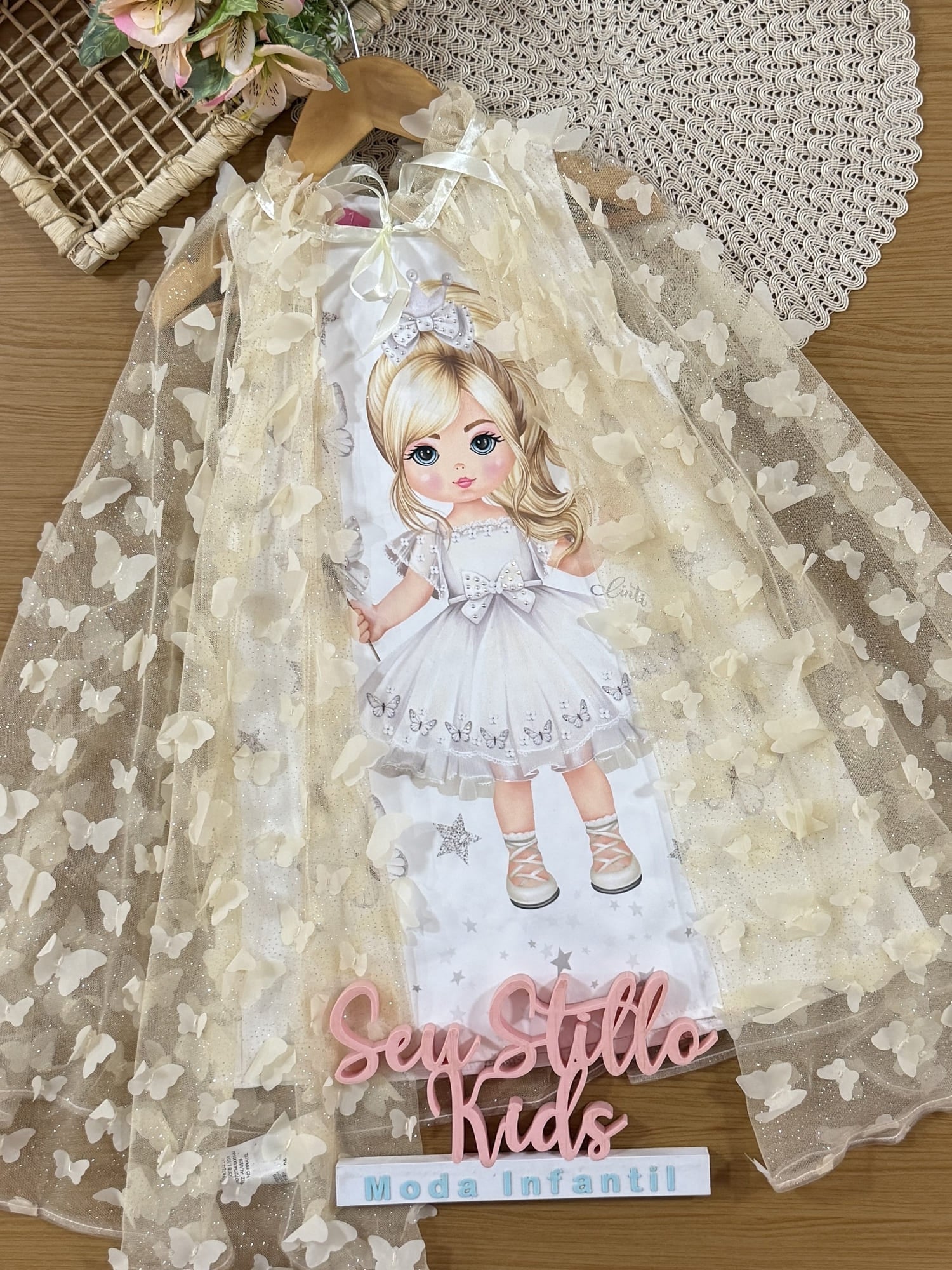 Vestido Infantil Cinti Verão Branco Princesinha com Sobreposição em Tule Borboletas