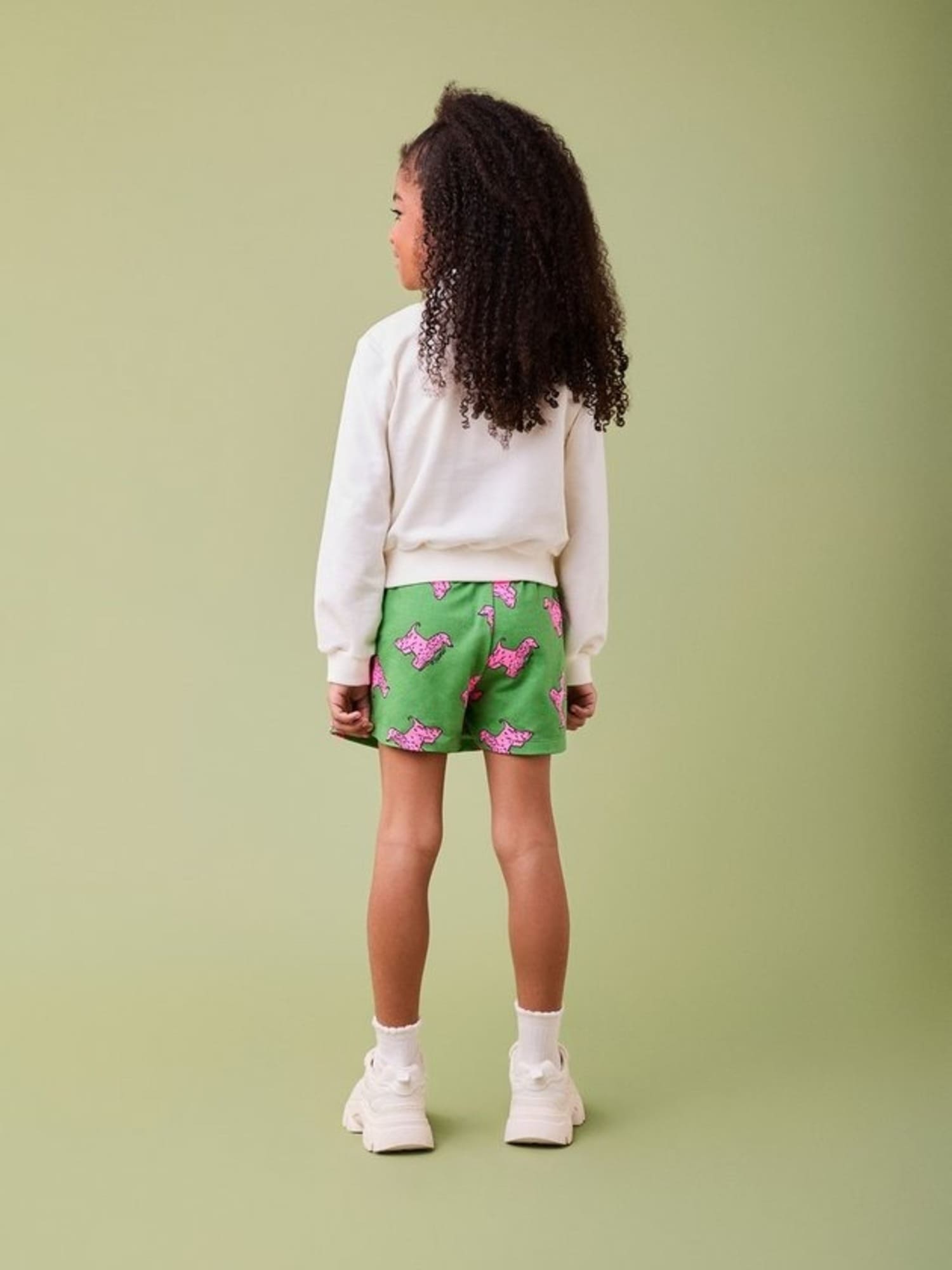 Conjunto Infantil Momi Inverno com Shorts Saia Verde e Moletom sem Flanela Branco Cachorrinha