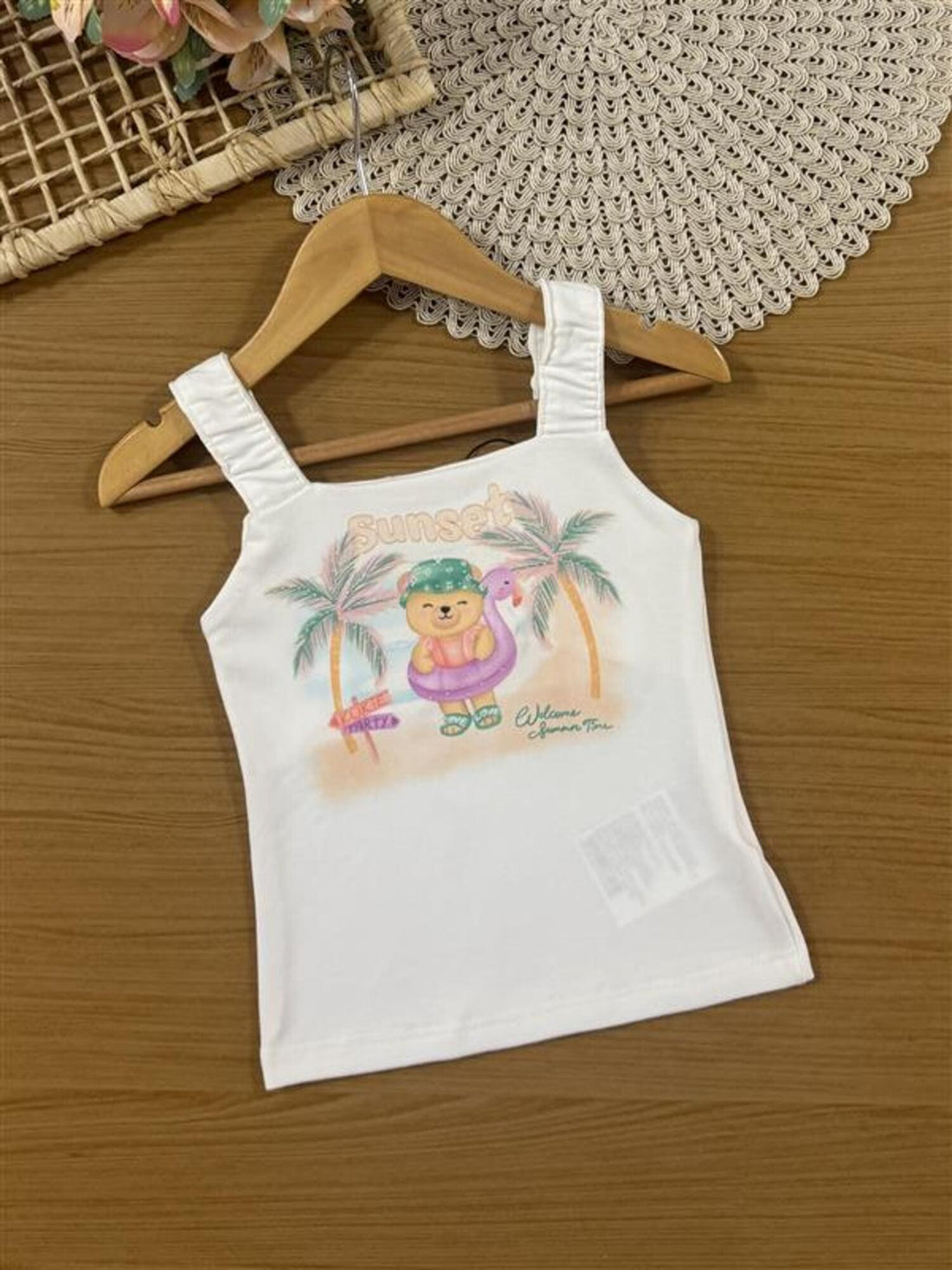 Conjunto Infantil Kukiê Verão com Shorts Saia Verde e Blusa Branca Ursinha na Praia