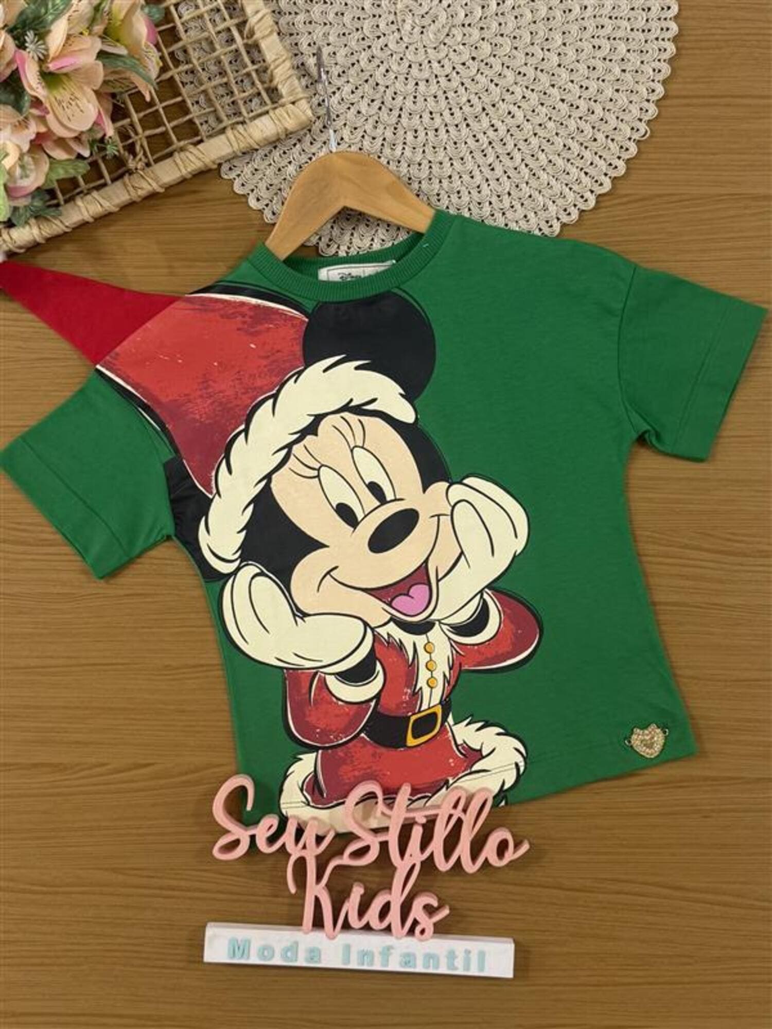 Blusa Infantil Animê Verão Verde Minnie Noel Disney