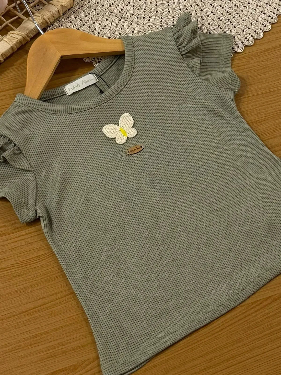Conjunto Infantil Kukiê Verão com Shorts Off White Blusa Verde Borboleta