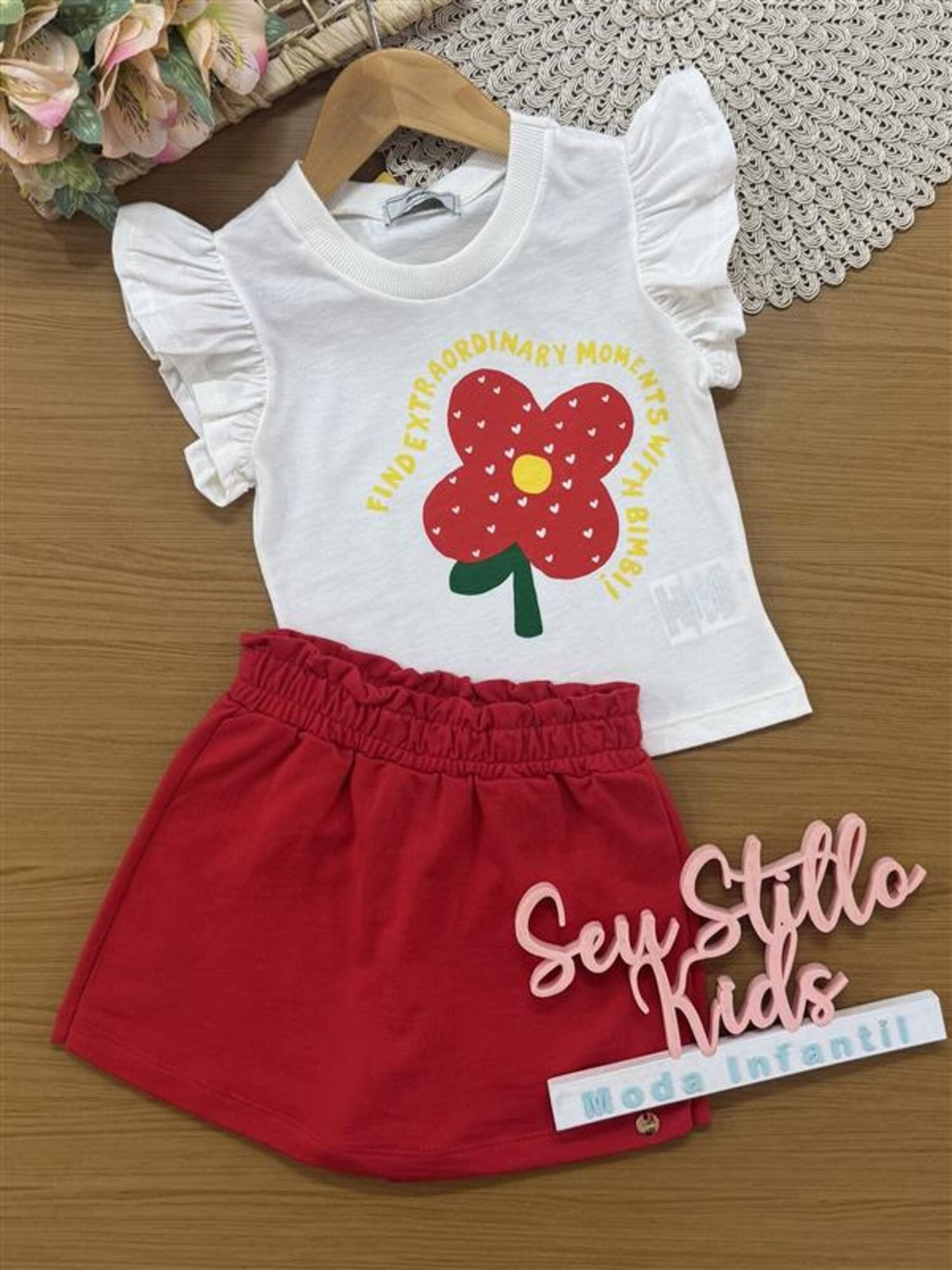 Conjunto Infantil Bimbi Verão com Shorts Saia Vermelho e Blusa Branca Florzinha